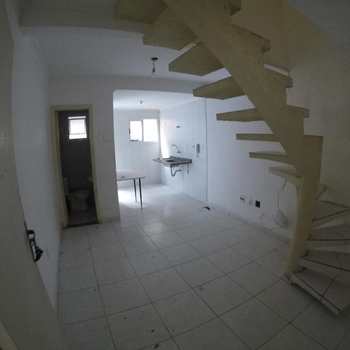 Casa de Condomínio em Praia Grande, bairro Canto do Forte