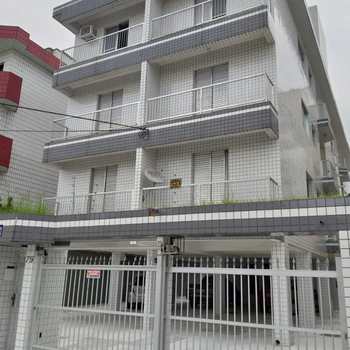 Apartamento em Praia Grande, bairro Guilhermina
