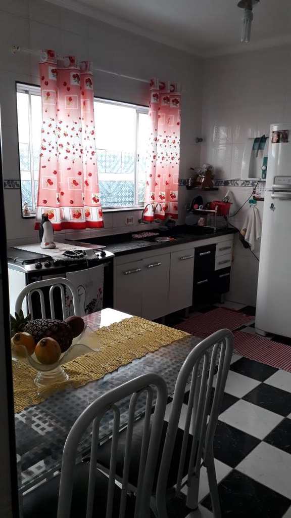 Casa em Praia Grande, no bairro Tupi