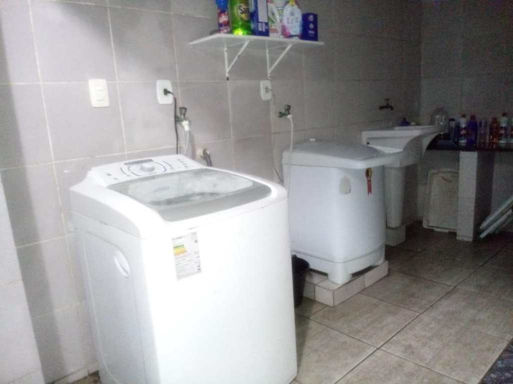 Casa em Praia Grande, no bairro Tupi