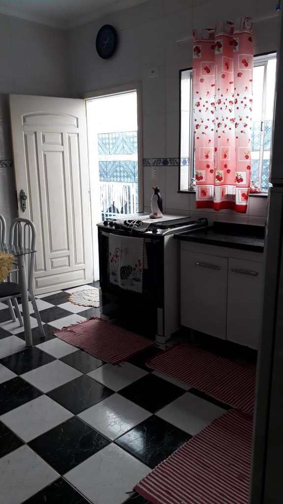 Casa em Praia Grande, no bairro Tupi