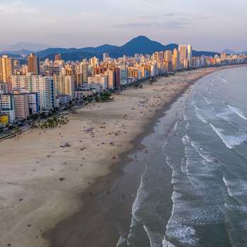 Apartamento em Praia Grande, bairro Guilhermina