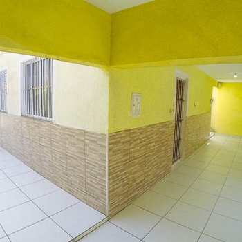 Casa em Praia Grande, bairro Guilhermina