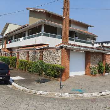 Sobrado em Praia Grande, bairro Canto do Forte