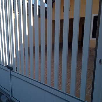 Casa em Praia Grande, bairro Caiçara