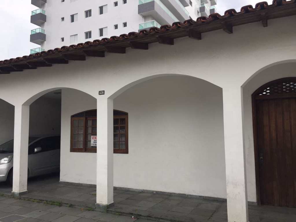 Casa em Praia Grande, no bairro Ocian