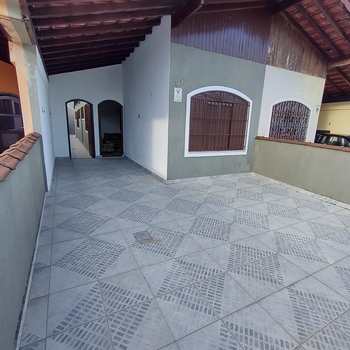 Casa em Praia Grande, bairro Real