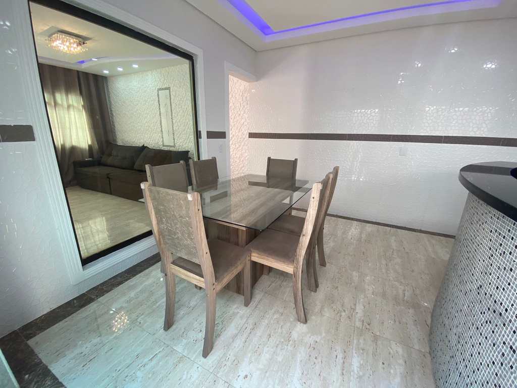 Casa em Praia Grande, no bairro Caiçara