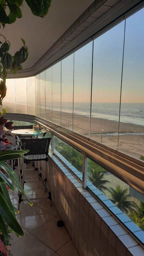 Apartamento em Praia Grande, no bairro Maracanã