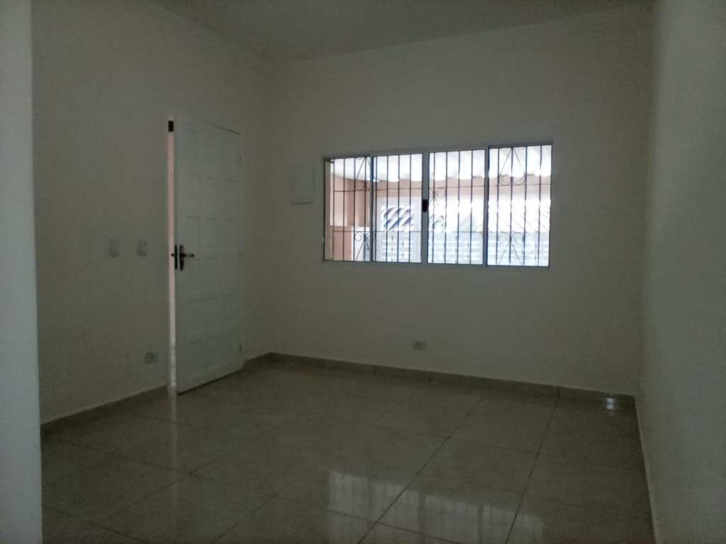 Casa em Praia Grande, no bairro Caiçara