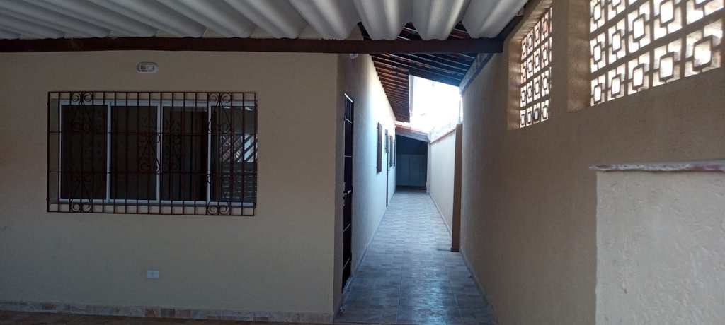 Casa em Praia Grande, no bairro Caiçara
