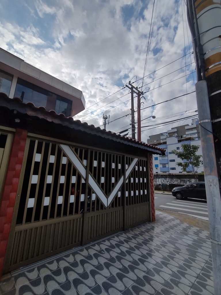Sobrado em Praia Grande, no bairro Canto do Forte