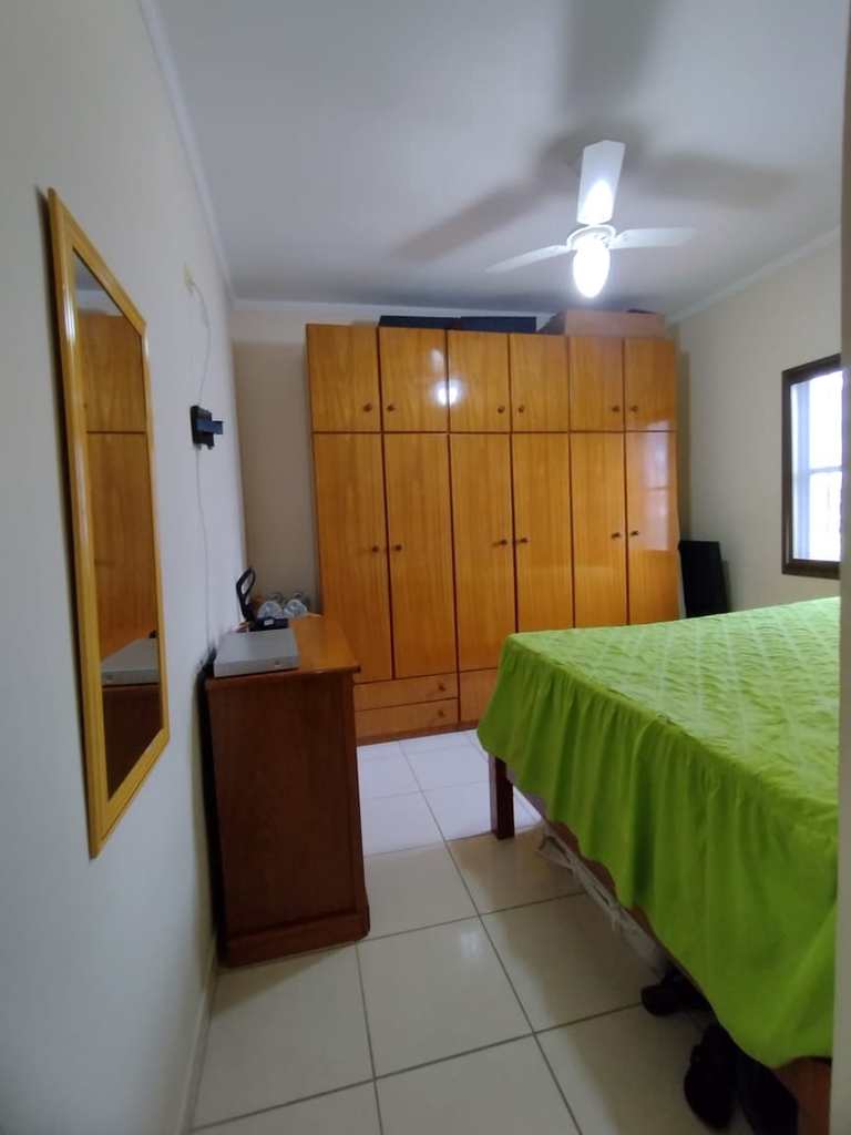 Sobrado em Praia Grande, no bairro Canto do Forte