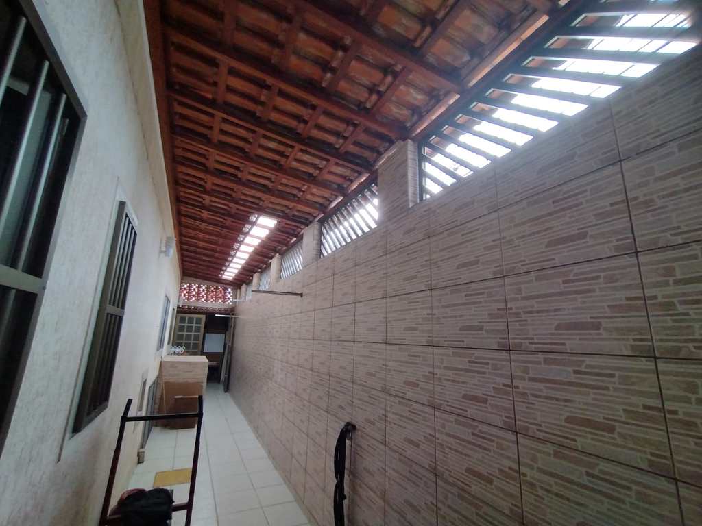 Sobrado em Praia Grande, no bairro Canto do Forte
