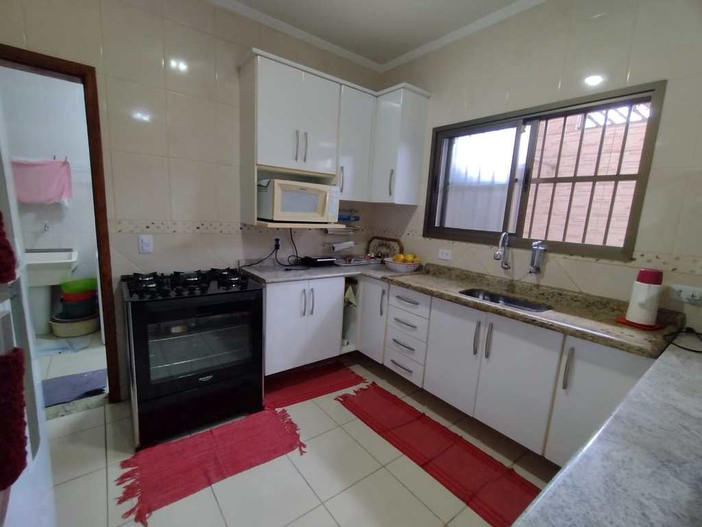 Sobrado em Praia Grande, no bairro Canto do Forte