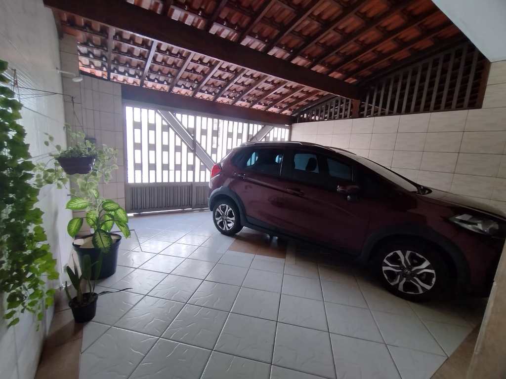 Sobrado em Praia Grande, no bairro Canto do Forte