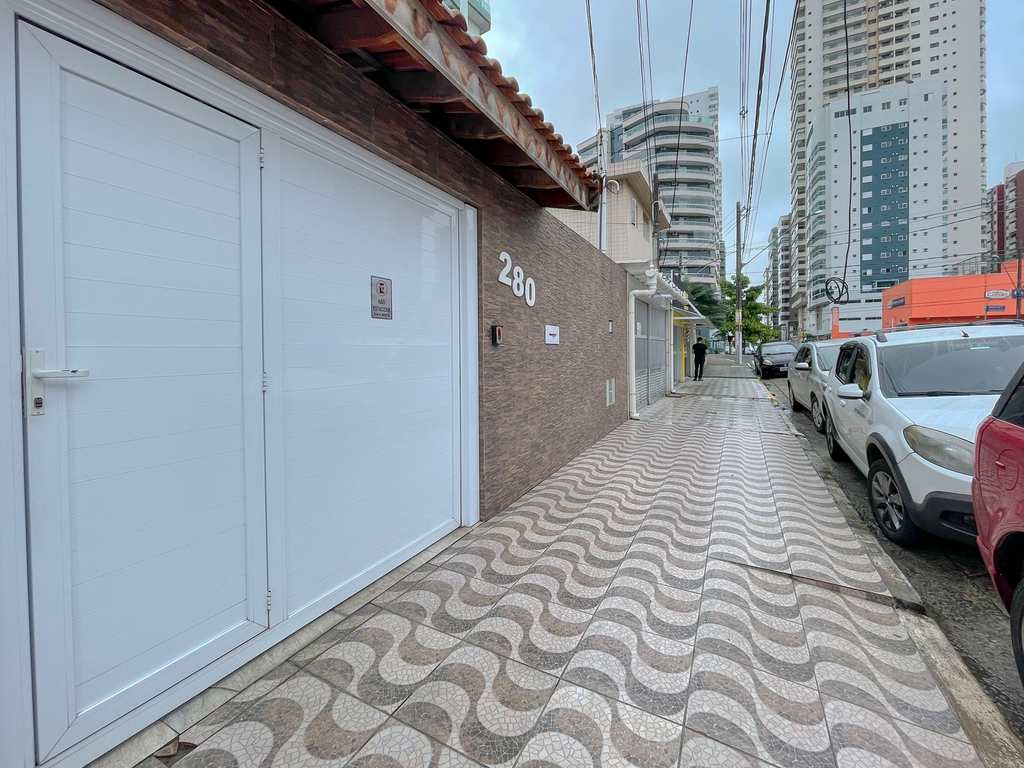 Sobrado em Praia Grande, no bairro Canto do Forte