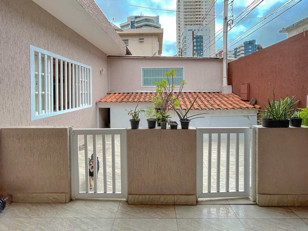 Sobrado em Praia Grande, no bairro Canto do Forte