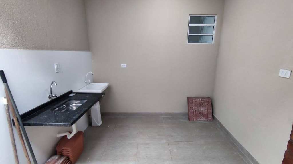 Casa em Praia Grande, no bairro Guilhermina
