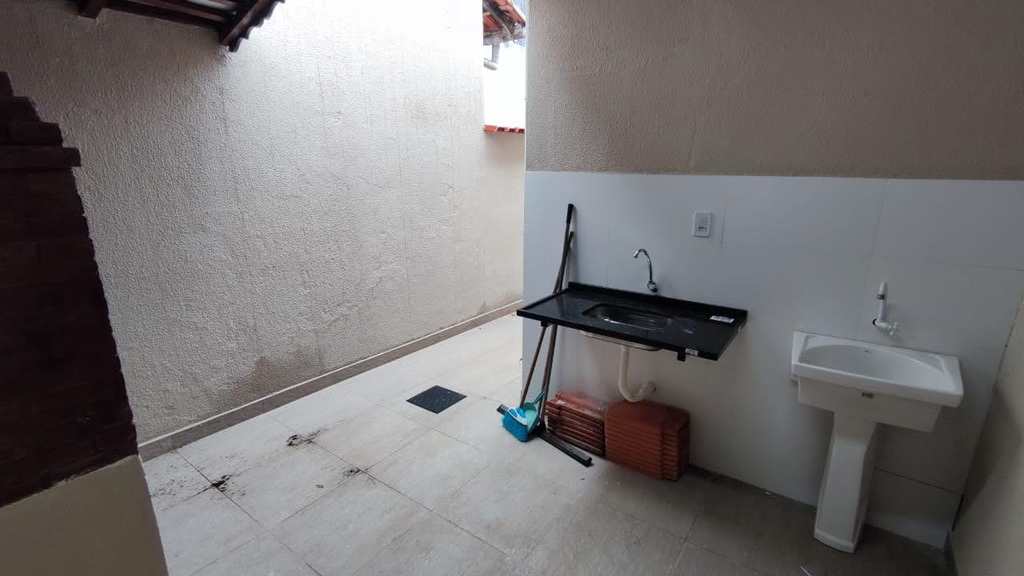 Casa em Praia Grande, no bairro Guilhermina