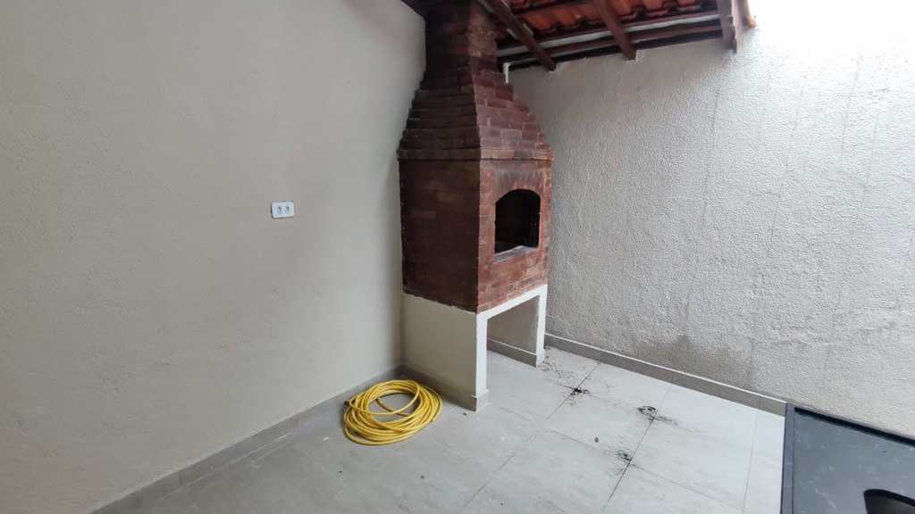 Casa em Praia Grande, no bairro Guilhermina