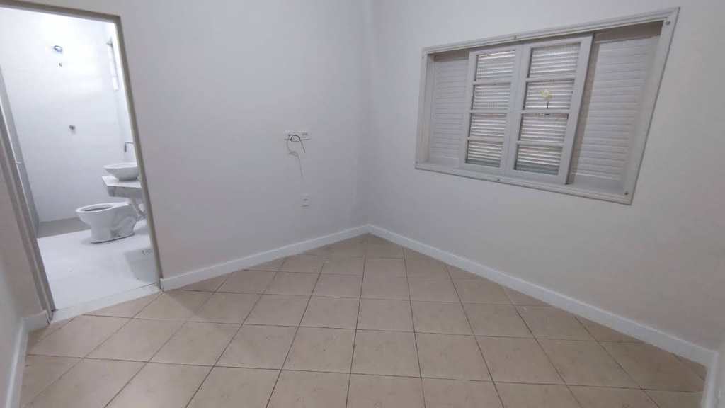 Casa em Praia Grande, no bairro Guilhermina
