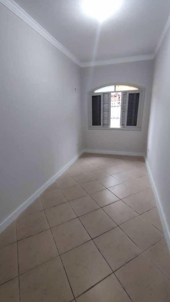 Casa em Praia Grande, no bairro Guilhermina