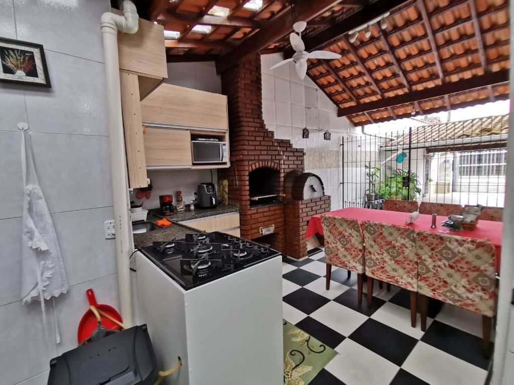 Casa em Praia Grande, no bairro Real