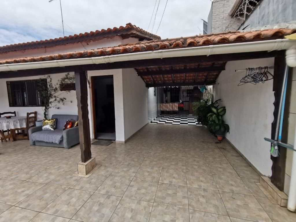 Casa em Praia Grande, no bairro Real