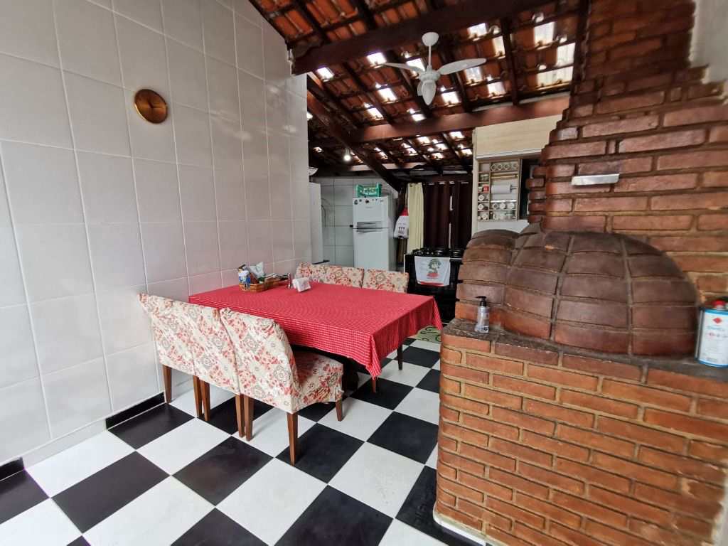 Casa em Praia Grande, no bairro Real