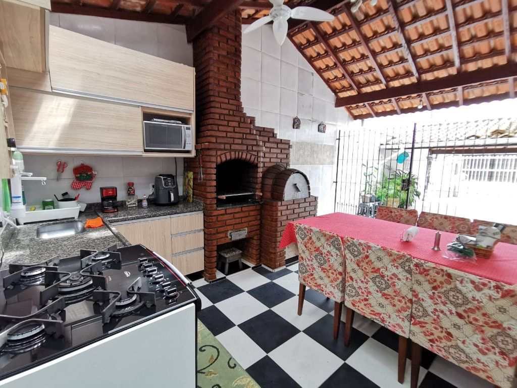 Casa em Praia Grande, no bairro Real