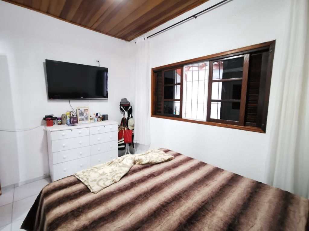 Casa em Praia Grande, no bairro Real