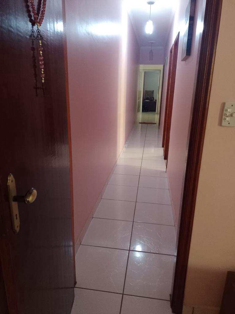 Casa em Praia Grande, no bairro Caiçara