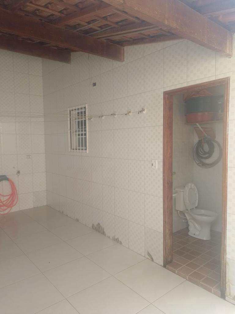 Casa em Praia Grande, no bairro Caiçara