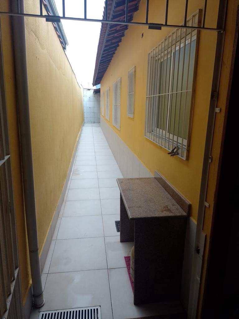 Casa em Praia Grande, no bairro Caiçara