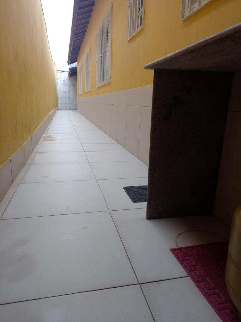 Casa em Praia Grande, no bairro Caiçara