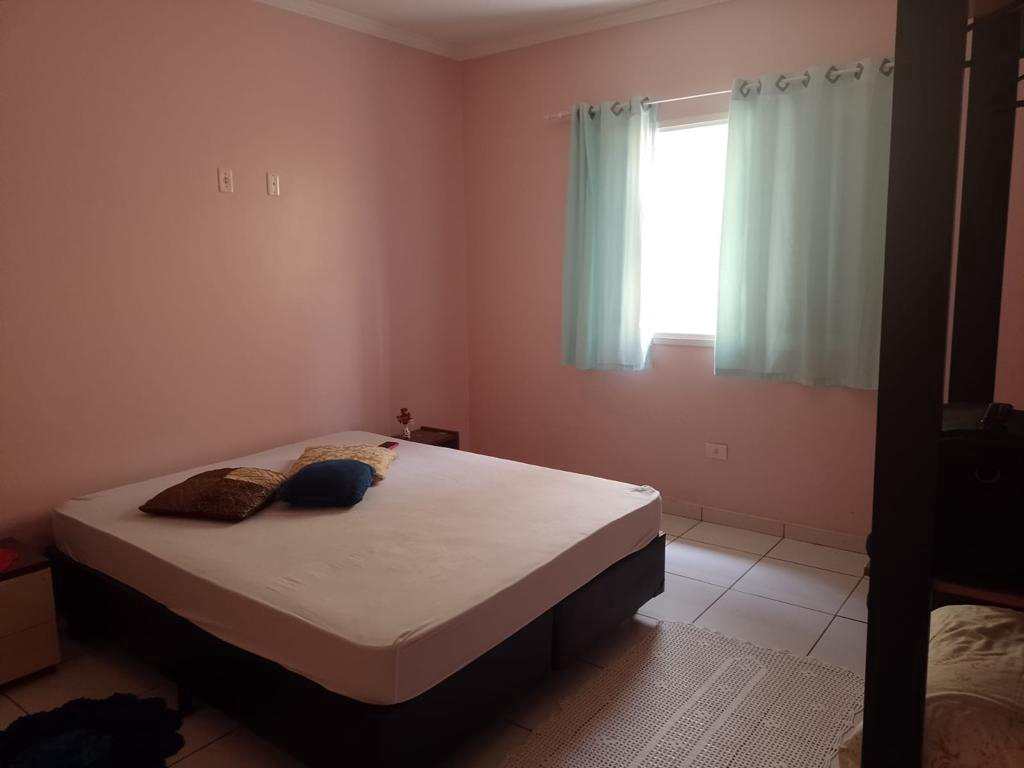 Casa em Praia Grande, no bairro Caiçara