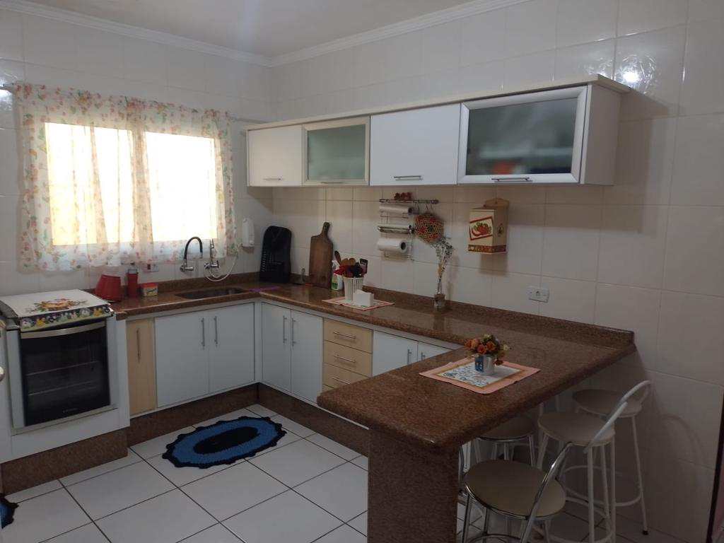Casa em Praia Grande, no bairro Caiçara
