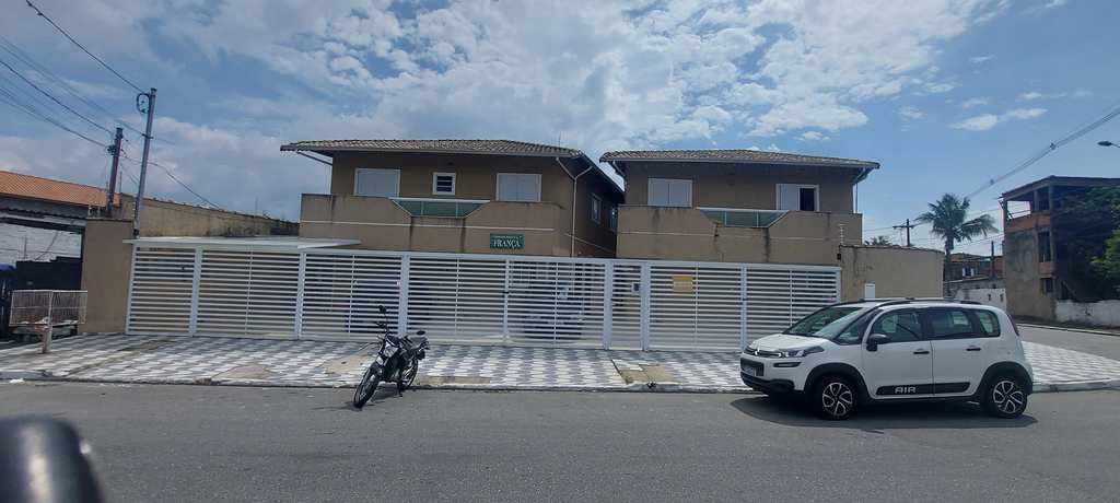 Sobrado em Praia Grande, no bairro Esmeralda