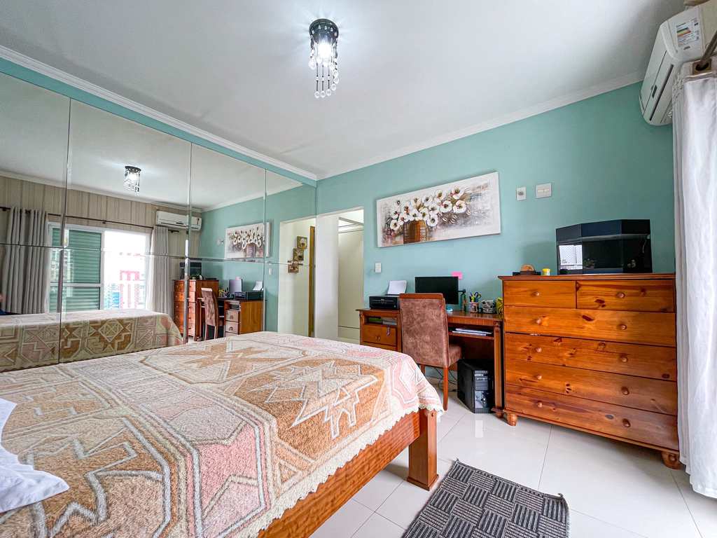 Apartamento em Praia Grande, no bairro Canto do Forte