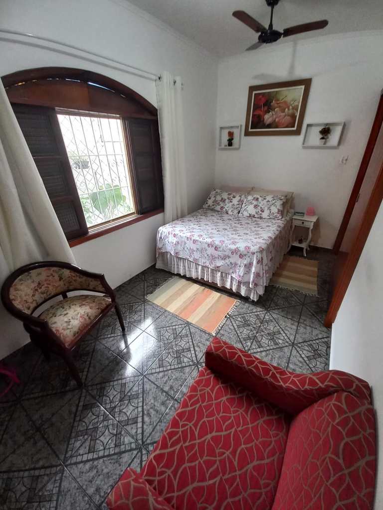 Casa em Praia Grande, no bairro Caiçara