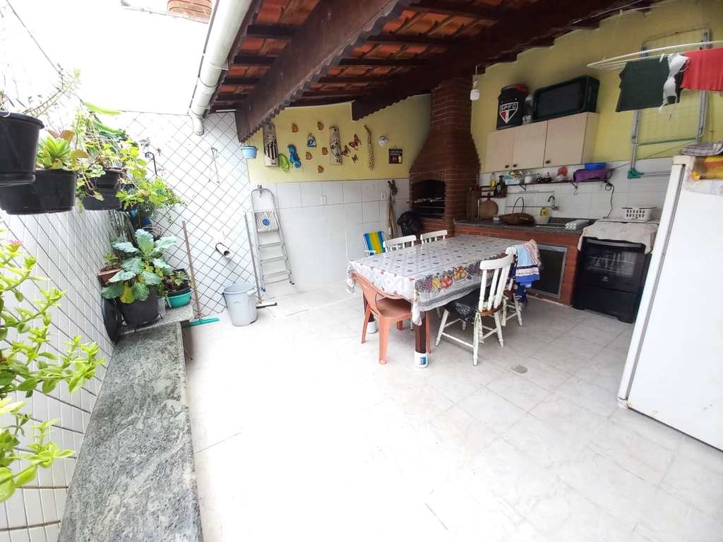 Casa em Praia Grande, no bairro Caiçara