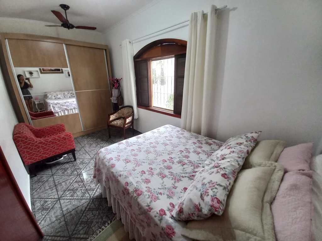 Casa em Praia Grande, no bairro Caiçara