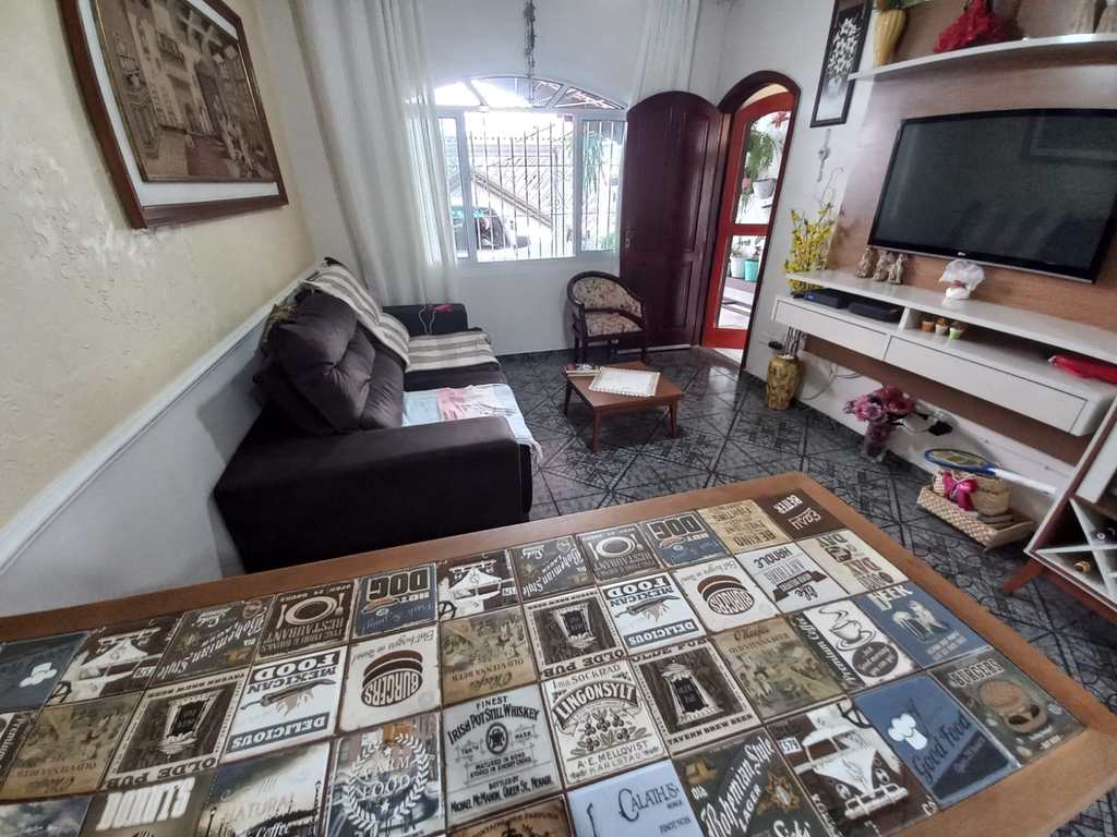 Casa em Praia Grande, no bairro Caiçara