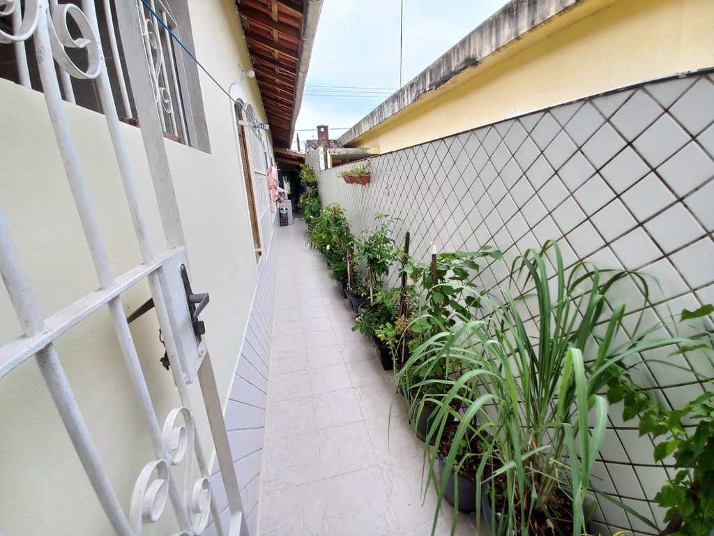 Casa em Praia Grande, no bairro Caiçara
