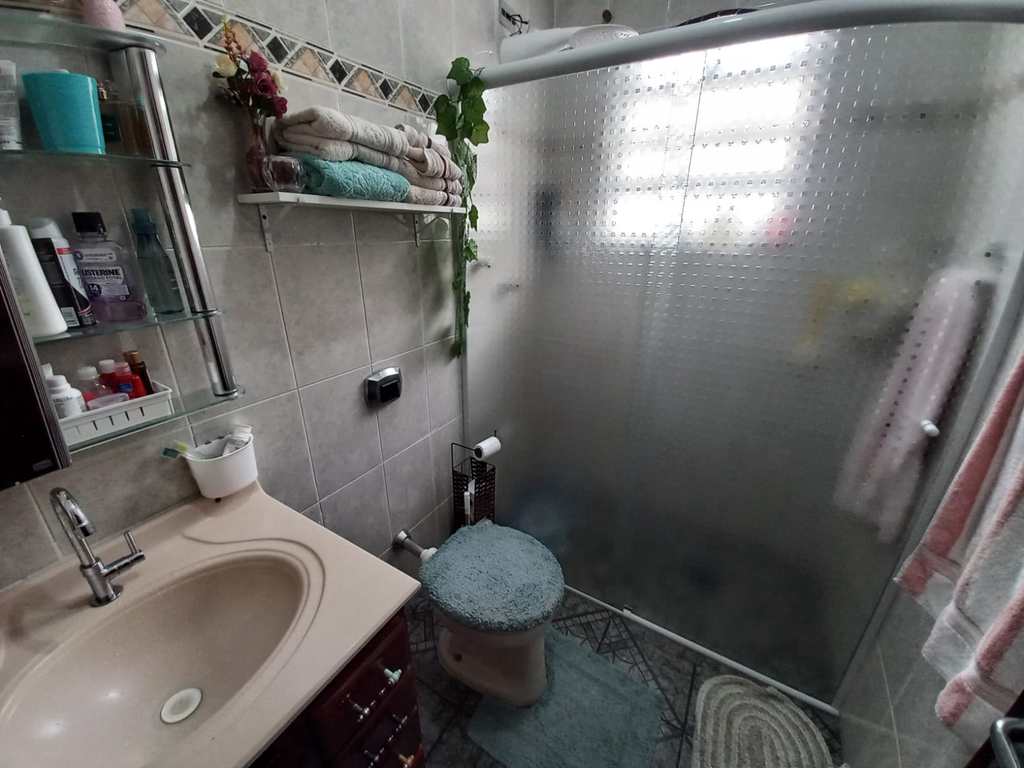 Casa em Praia Grande, no bairro Caiçara