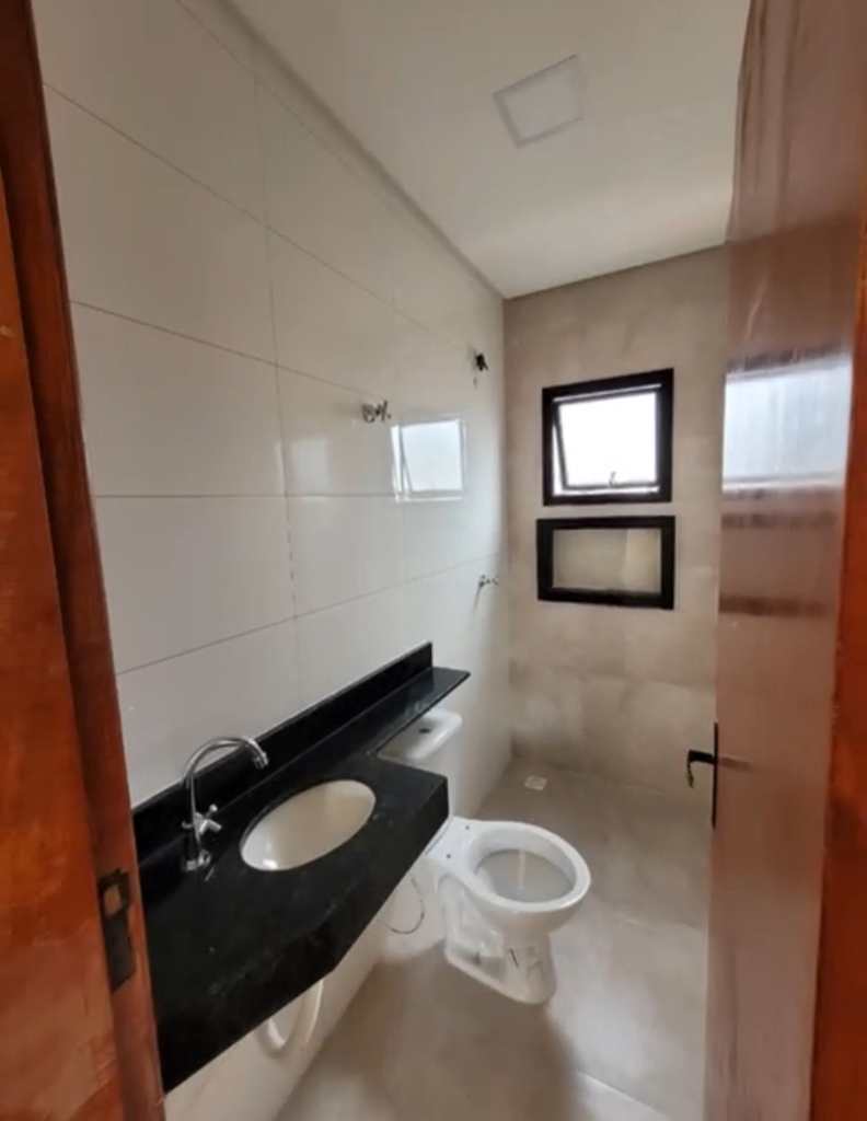 Casa de Condomínio em Praia Grande, no bairro Guilhermina