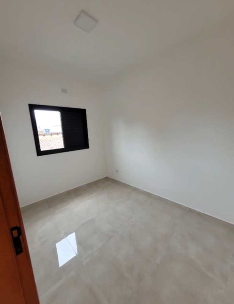 Casa de Condomínio em Praia Grande, no bairro Guilhermina