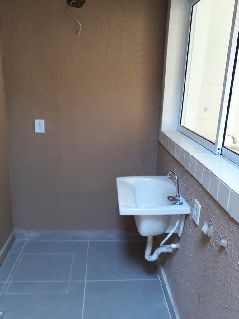Casa de Condomínio em Praia Grande, no bairro Jardim Melvi