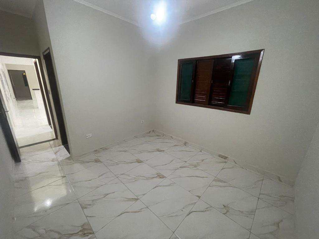 Casa em Praia Grande, no bairro Mirim